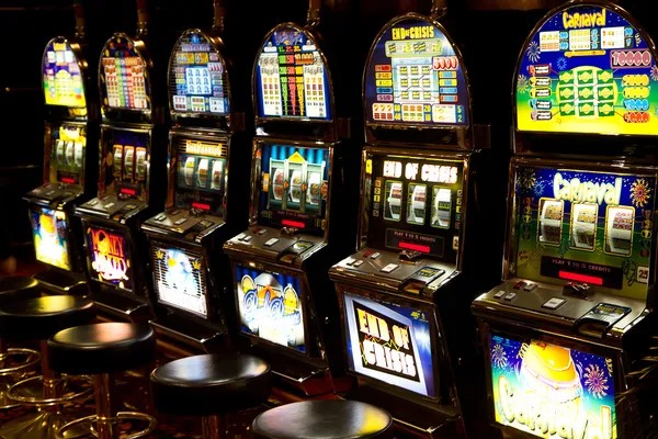 main300 app interface showing live-dealer table and sportsbook menu